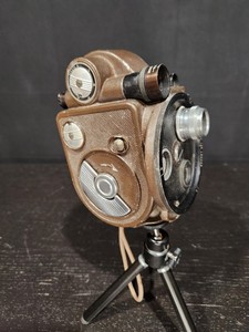 Vintage Revere Eight - Model 99 - 8mm Movie Film Camera