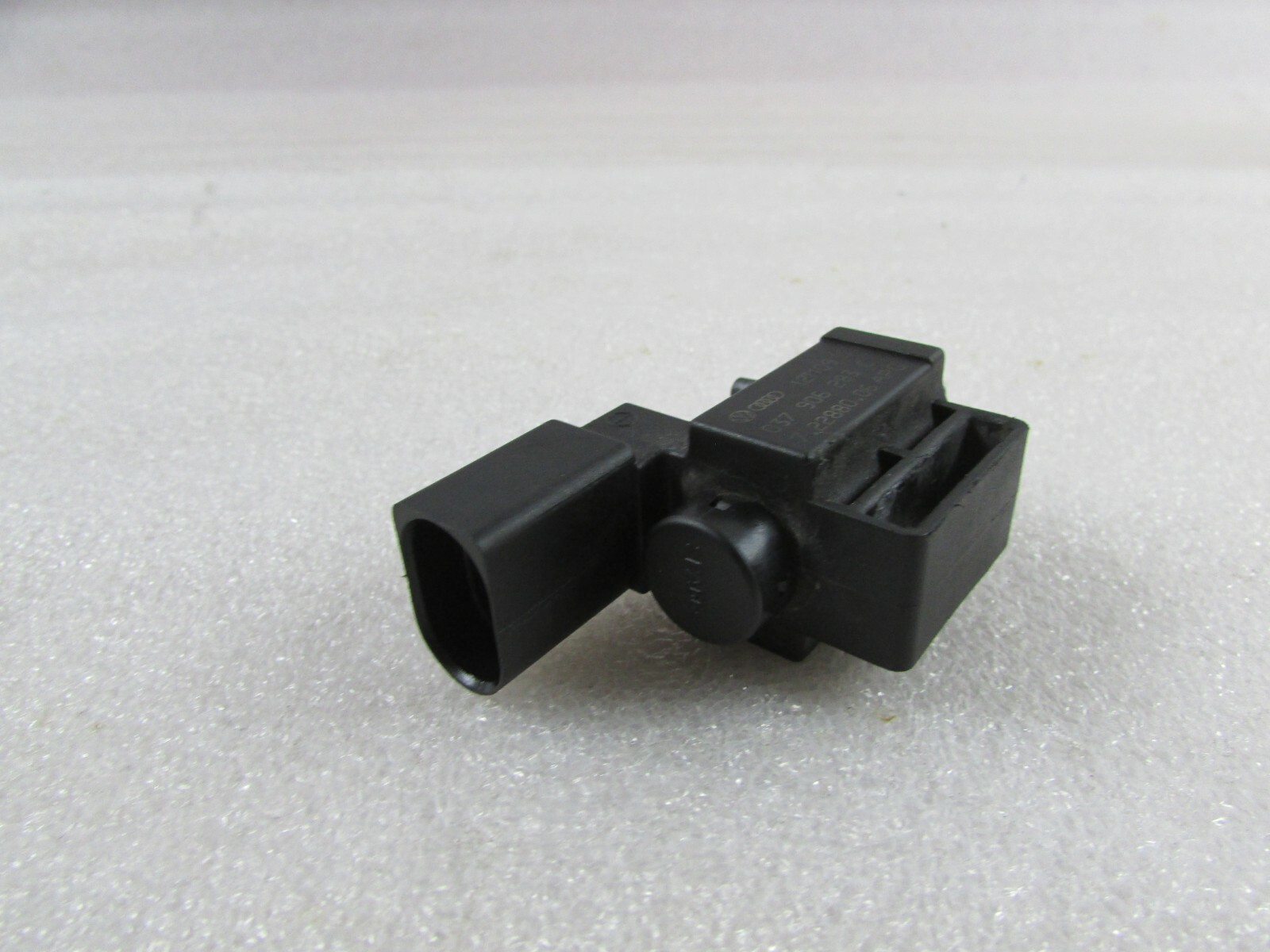 Lamborghini Aventador LP-700, Air Electronic Switch Valve, Used, P/N 037906283C
