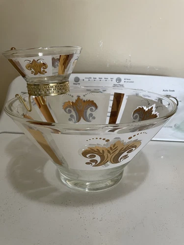 MCM Vintage Glass Chip & Dip Set Fleur De Lis Anchor Hocking W/Bracket
