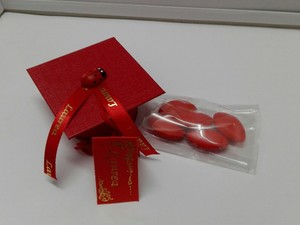 Bomboniera Laurea Tocco 7 5cm Porta Confetti Con Coccinella Nappina Biglietti Ebay