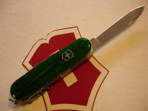 VICTORINOX TRANSLUCENT EMERALD GREEN HUNTSMAN PLUS 18 FUNCTION SWISS ARMY KNIFE - Picture 15 of 19