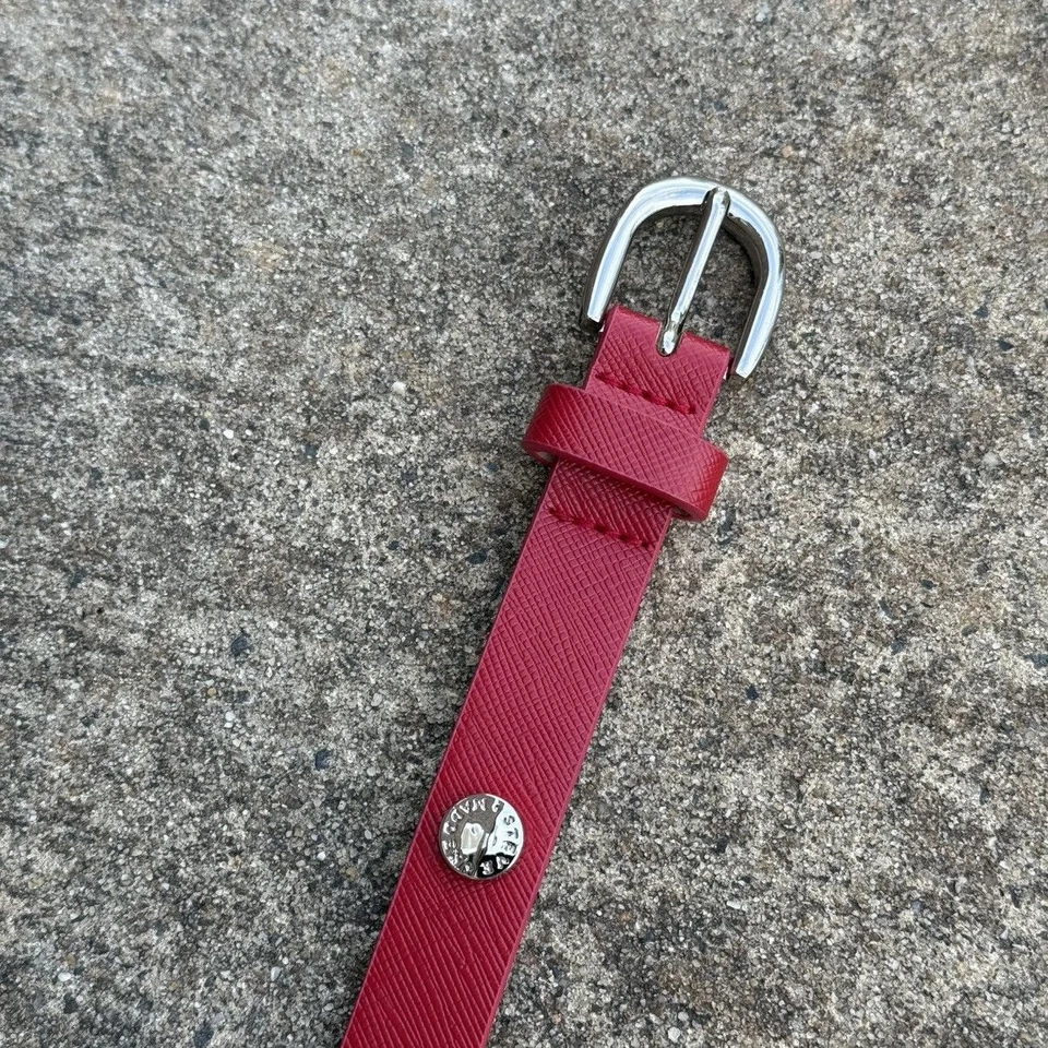 Cinturón ajustado rojo Steve Madden para mujer - hebilla plateada Foto 4 de 4