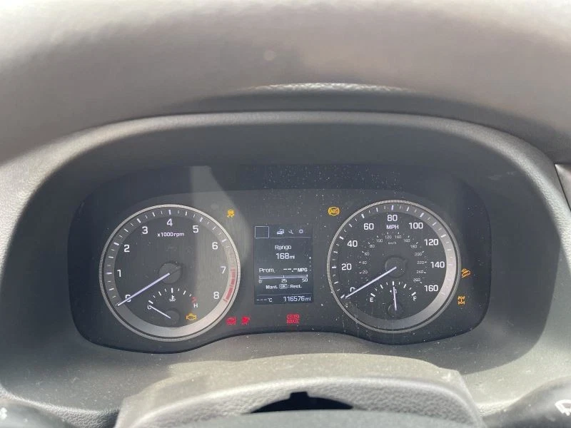 Hyundai Tucson 2017 pilar a izquierdo gris PC: prueba 116 k 2,0 L a AWD -SE- 455561 Foto 3 de 4