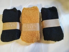 3 Pair Women's Fuzzy Cozy Cat Paw Pattern Socks (Lot #1)