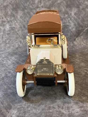 ERTL Die-cast Replica Ford 1913 Model “T” Trust Worthy Hardware Stores Bank New - Picture 3 of 11