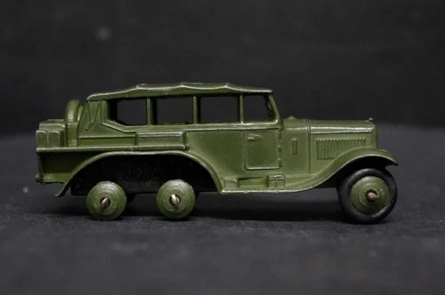 DINKY TOYS MILITARY RECONNIAISSANCE CAR 152B VINTAGE TOY