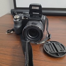 Fujifilm FinePix S Series S4400 14.0MP Digital Camera TESTED