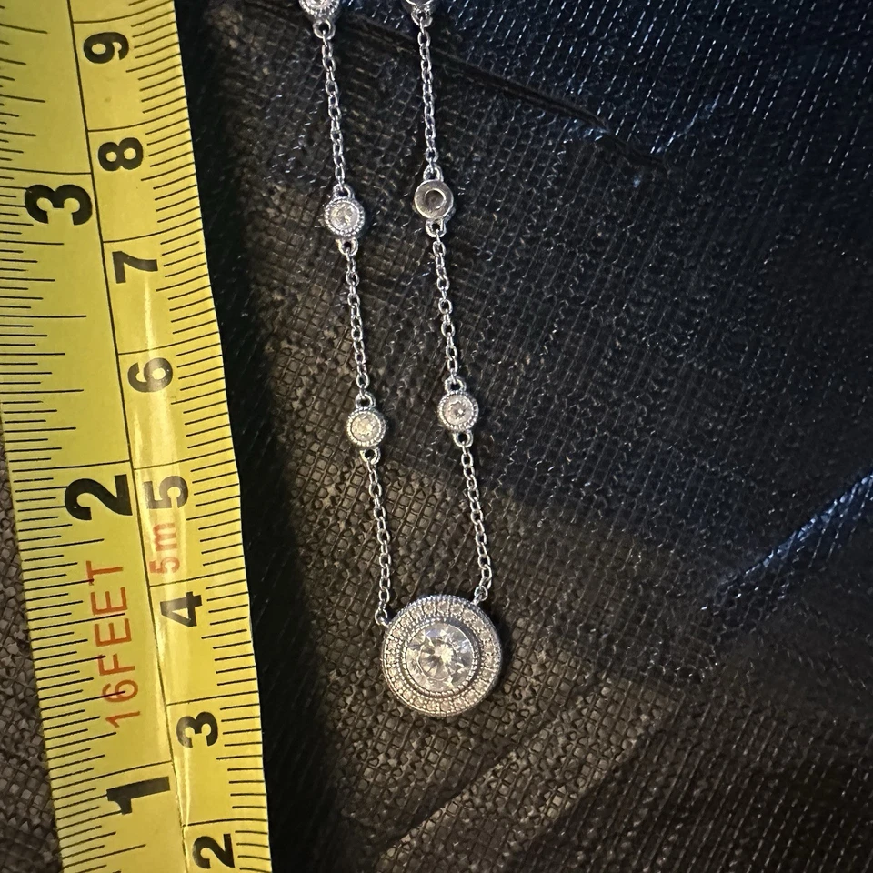 Collar redondo de diamantes simulados con bisel de plata de ley unido de platino Lafonn Foto 3 de 3