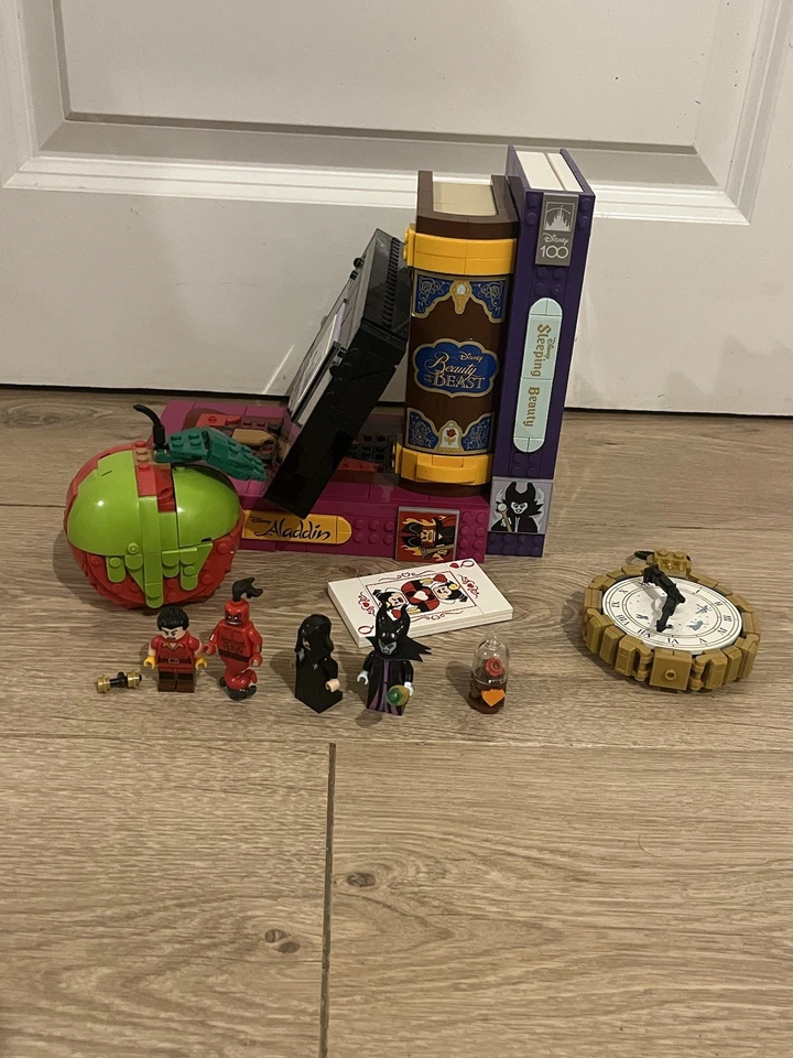 LEGO Disney 43227 Villain Icons, photo 1 of 5