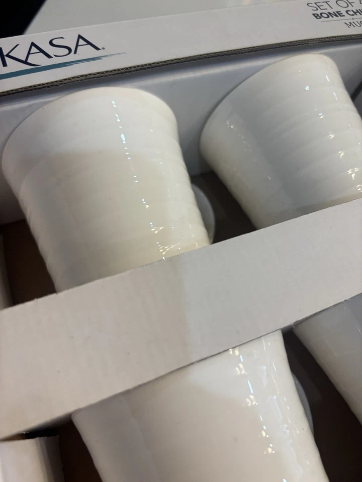 "Lote de 4 tazas Mikasa Bone China Ciara remolino blanco acanalado 4,5"" 12 oz nuevas en caja" Foto 2 de 4
