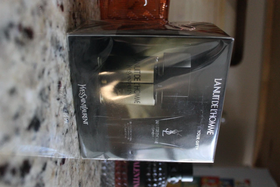 YSL La Nuit de L'Homme Juego de Regalo 2 Piezas 3.3 OZ Colonia Gel de Ducha Foto 2 de 4