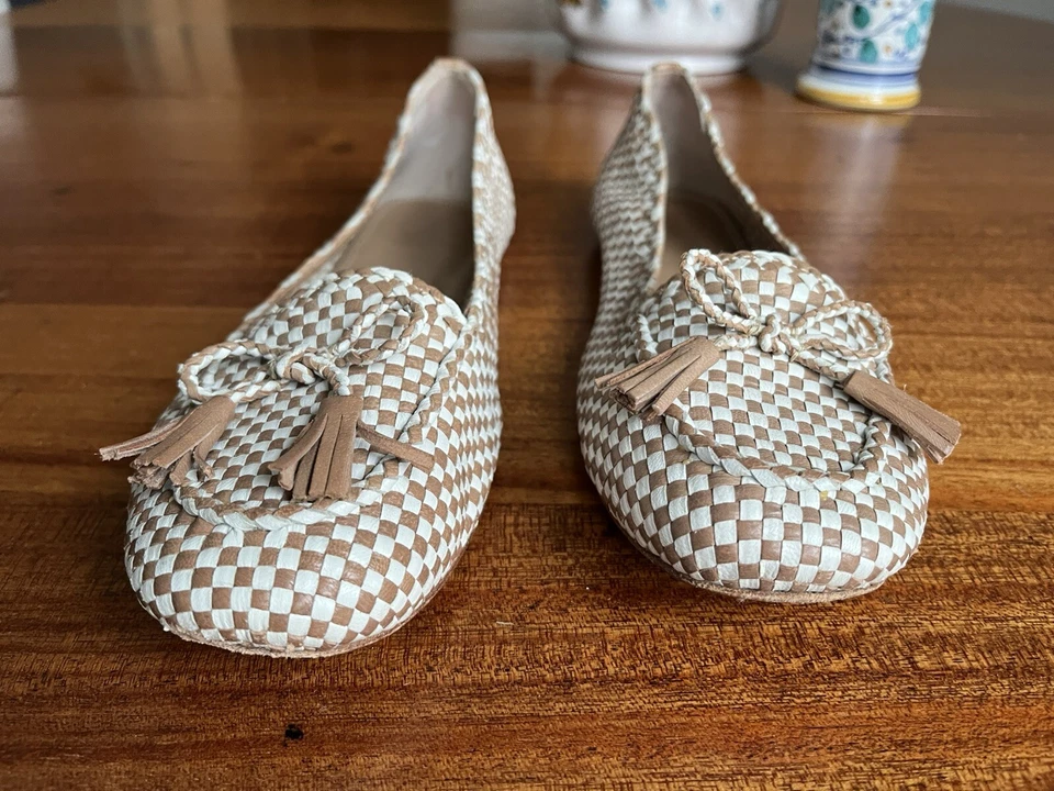 Мокасины TORY BURCH Russell бежевые белые клетчатые мягкая кожа плоские кисточки логотип 10 США - Изображение 2 из 4