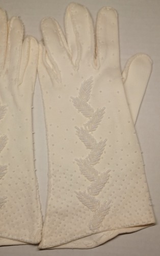 Vintage Beaded White Wedding Gloves 1950'S-1960'S Made In Hong Kong Double Woven - Picture 9 of 17