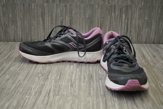 saucony charcoal pink