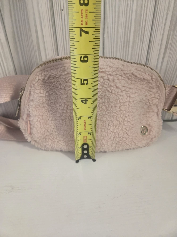 Lululemon Everywhere Fleece Belt Bag in Blush Sherpa Crossbody Fanny Pack