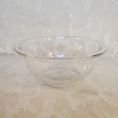 Vintage Pyrex Mixing Bowl  1L 322  Clear