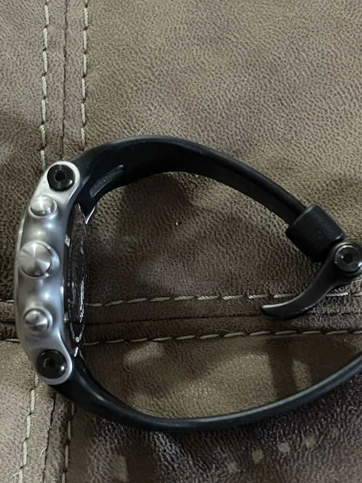 Reloj Oakley Holeshot esfera negra caja de acero inoxidable cronógrafo movimiento suizo Foto 4 de 4