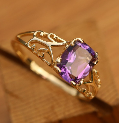 Ring Purple Stone Lace-Effect Band