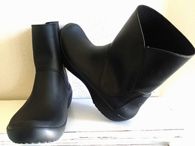 Crocs Black Rain Boots Women's Size 7 Waterproof Lightweight Mid Calf Glossy