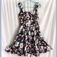 Flared multicolor mini dress. Size 4. Below knee. Colorful. High waist