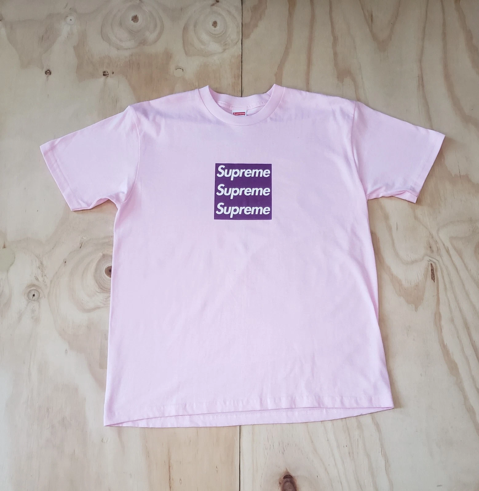 T shirt Supreme 2021 AssPizza Triple Box Logo Rose Violet Homme Taille M 