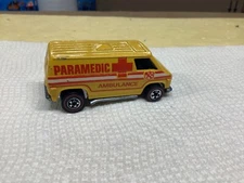 VINTAGE HOT WHEELS 1975 redline ( PARAMEDIC  )