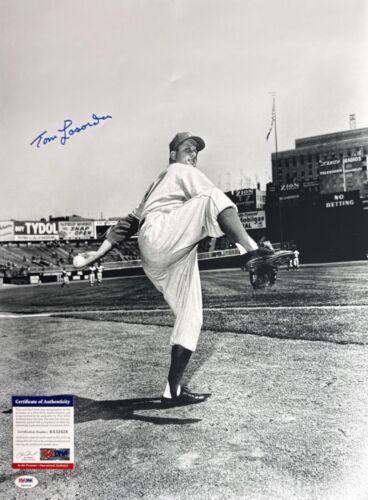 Tommy Lasorda Signed 16x20 Photo Dodgers PSA 6A52428 - Picture 2 of 2
