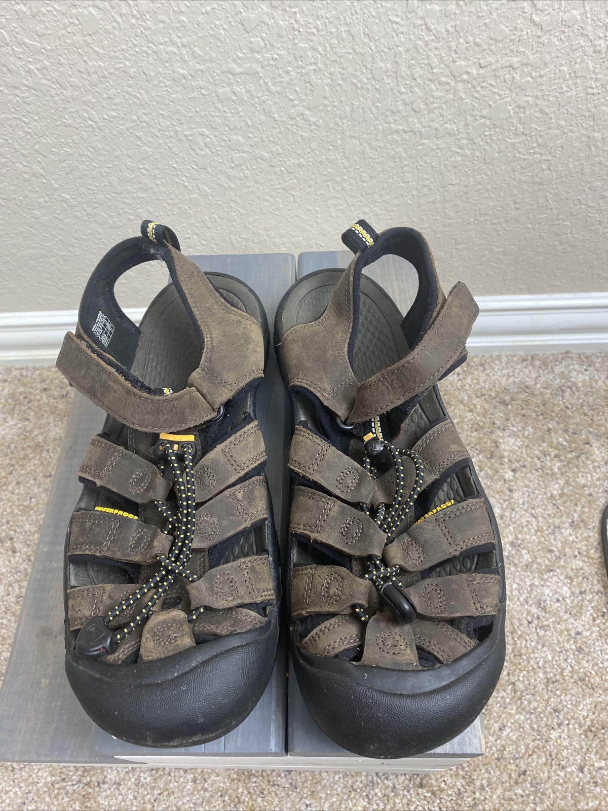 Keen Women's Waterproof Sports Trail Sandals Size 6 Newport Brown Aqua