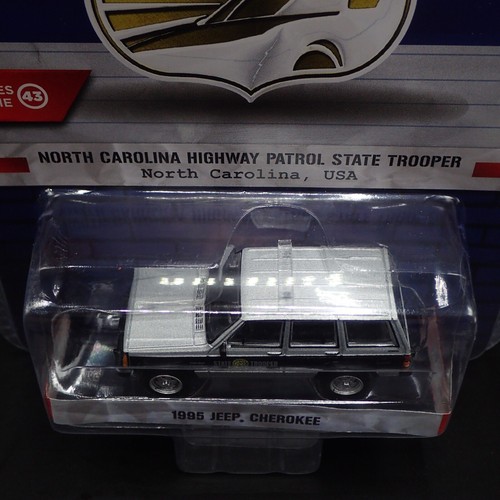 2023 GREENLIGHT 1995 JEEP CHEROKEE NORTH CAROLINA STATE TROOPER HOT PURSUIT S 43 - Picture 5 of 6