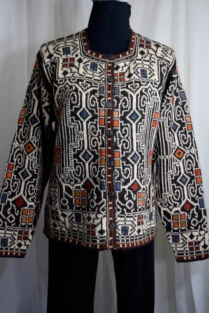 intiwara sweater