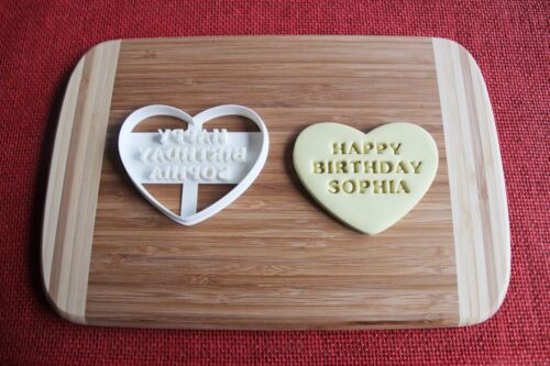 Tagliabiscotti personalizzato a forma di cuore buon compleanno nome bambino biscotto - Foto 1 di 1