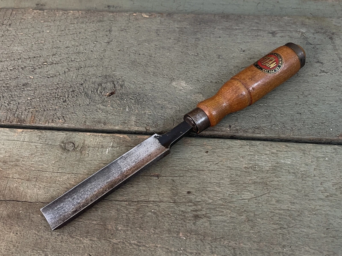 Vintage TITAN Australia 23 32