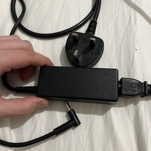 ORIGINAL HP LAPTOP LADEGERÄT BLUE TIP 19,5V - 2,31A, 45W MIT NETZKABEL