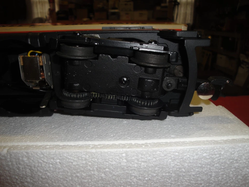 Lionel O Gauge 18503 Southern Pacific Diesel Switcher new runs - Image 3 of 4