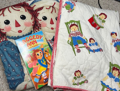 VTG Raggedy Ann Bundle Lot 3- VHS Tape & 2 Quilts Vintage 