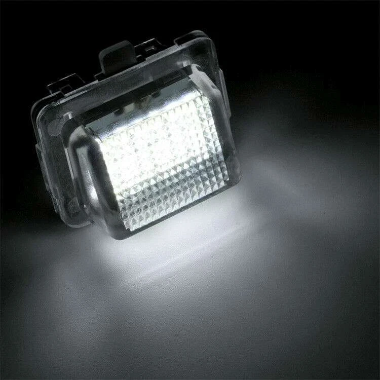 Luz de matrícula LED E4 sin errores para Mercedes Benz Clase C Sedán Foto 4 de 4