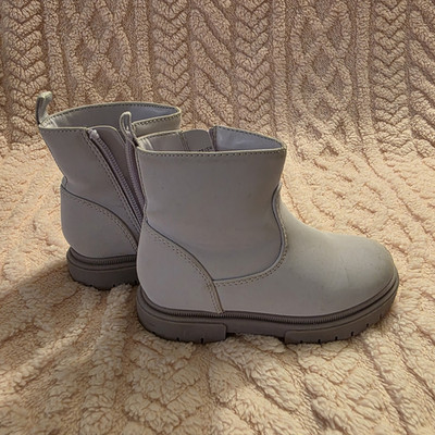 Cat & Jack Girls Gray Ankle Bootie Zipper Zip Round Toe Low Block Heel Size 6