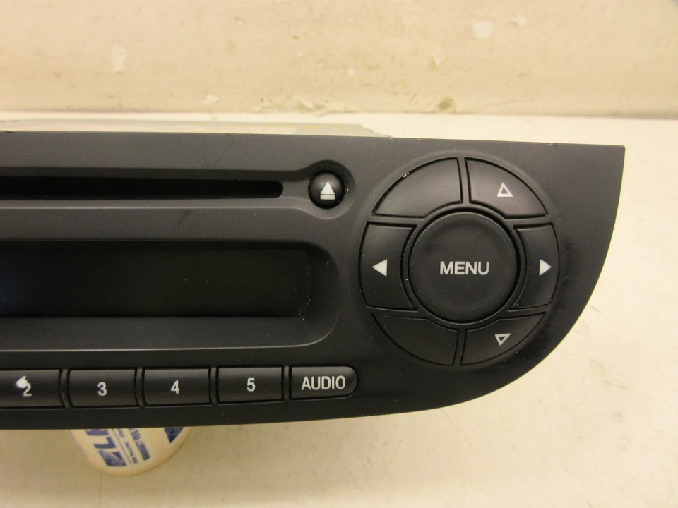 Receptor reproductor de radio de audio CD AM FM 12-17 Fiat 500 2 puertas OEM LKQ Foto 3 de 4