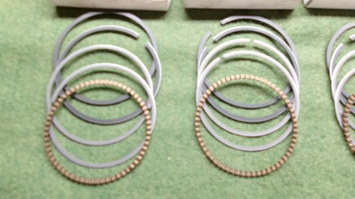 HONDA CB750 PISTON RINGS SET OF 4 NOS OEM STD 13011-425-004 - Picture 2 of 3