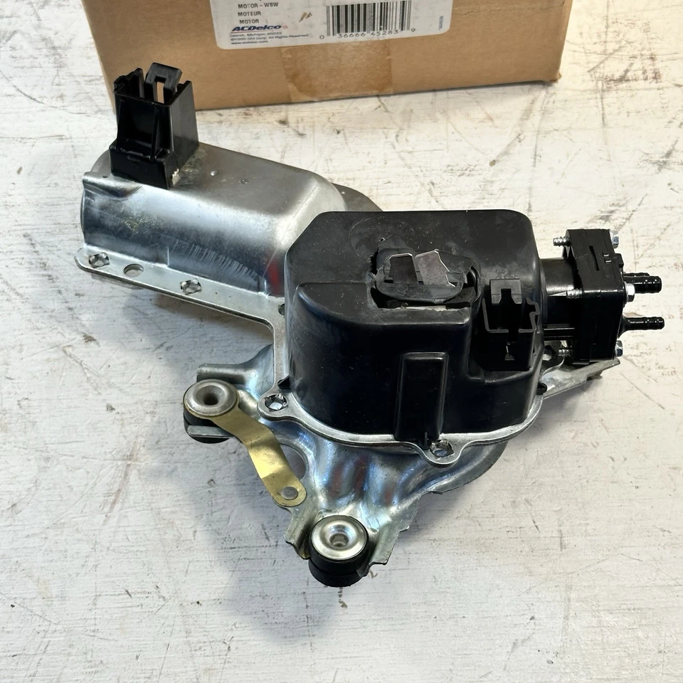 New OEM Windshield Washer Pump & Motor #22029595 (#19150910) 1991 Chevy Trucks - Image 3 of 4