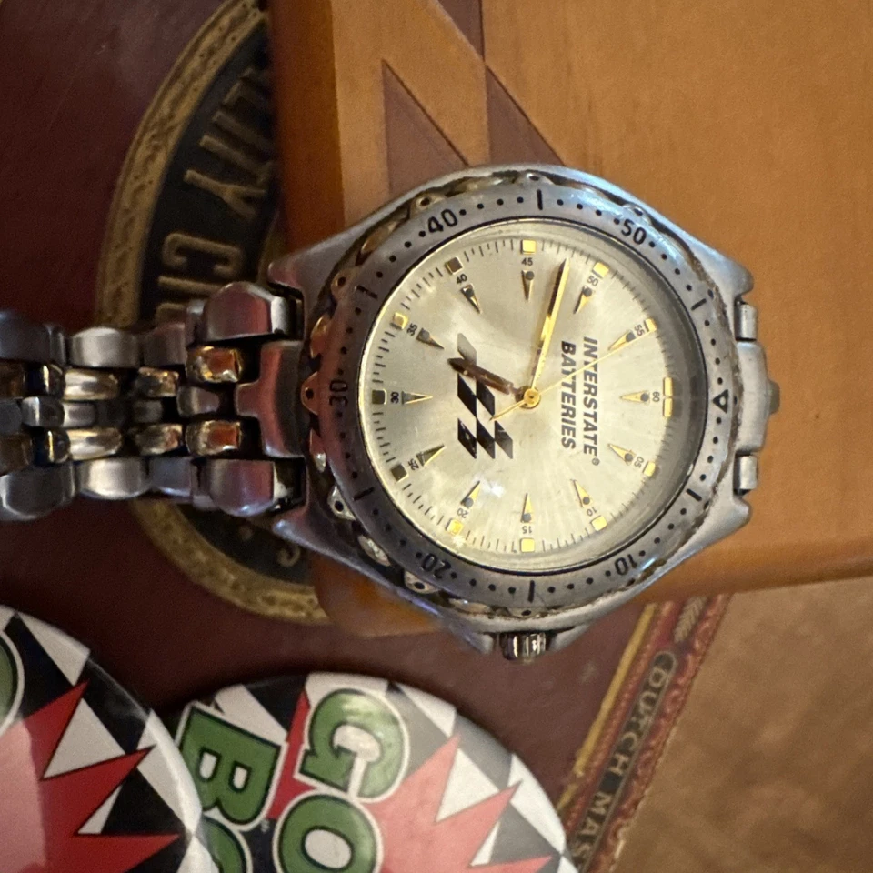 1997 BOBBY LABONTE NASCAR МЕЖШТАТНЫЕ АККУМУЛЯТОРЫ ЧЕМПИОНАТ ЧАСЫ И ДИСПЛЕЙ КОРОБКА - Изображение 2 из 4