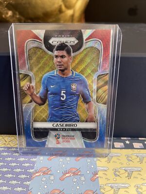 2018 Panini Prizm World Cup Casemiro Red Blue Wave #36 Brasil