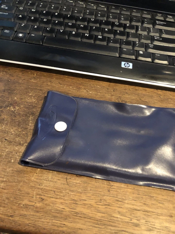 BOLSA DE HERRAMIENTAS HONDA GENUINA CON HERRAMIENTAS C100 CT90 CB175 MOTO EXCELENTE ESTADO. Foto 2 de 4