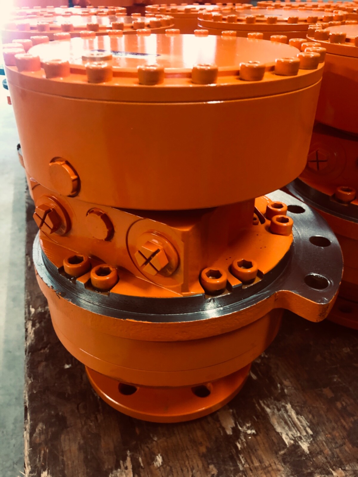 Bobcat T190 Final Drive Motor - T190 T180 T140 Travel Motor -6 Bolt  Brand New