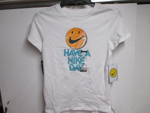 nike t shirt smiley