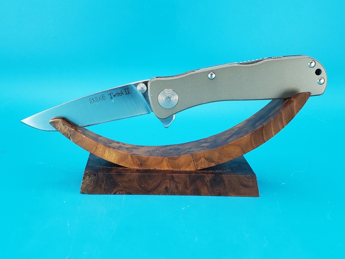 SOG TWITCH Ⅱ　ナイフ SOG Twitch II Folding Knife | SportChek