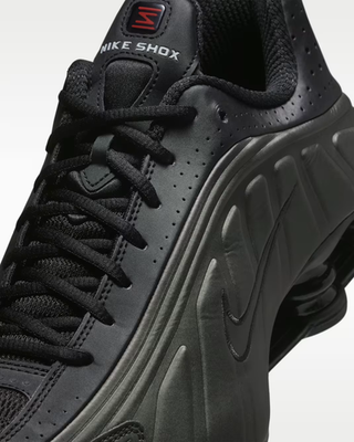 Nike Shox R4 HQ1988-001 Sneaker Men\'s US 8.5 Black Low Top Running Shoes MEW1009 Nike Shox R4 HQ1988-001 Sneaker Men main image 4