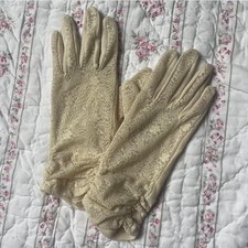Vintage Cream Lace Off White Women s Gloves With Scrunch Detail