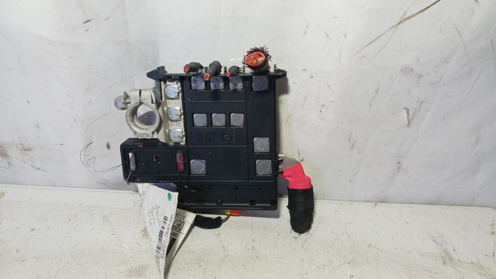 Maserati Levante 2017-2024 Fuse box P/N 06701050540