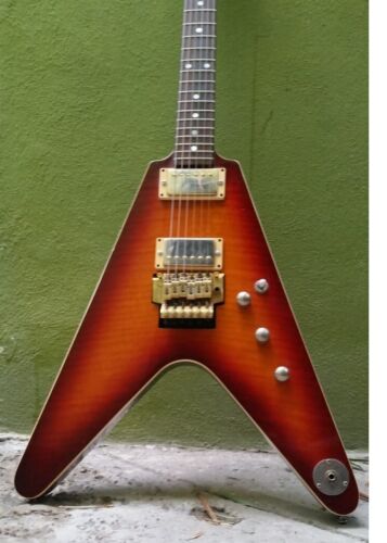 Vintage 1983 Washburn Neck thru body Flying V guitar FV-20V